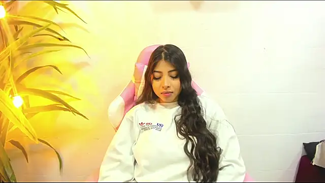 Miia Thompsonn online show from 10.12.25