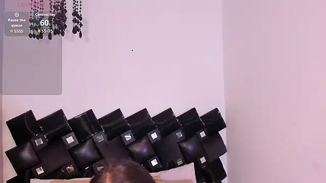 Miia Thompsonn online show from 06.23.26