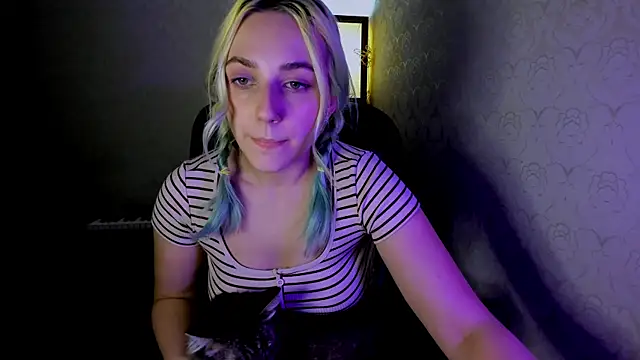 Snapshot of coraline_meow chatting on 12.06.24 coraline meow online show from 12.06.24