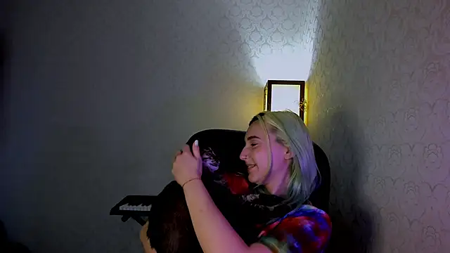 Snapshot of coraline_meow chatting on 12.13.24 coraline meow online show from 12.13.24