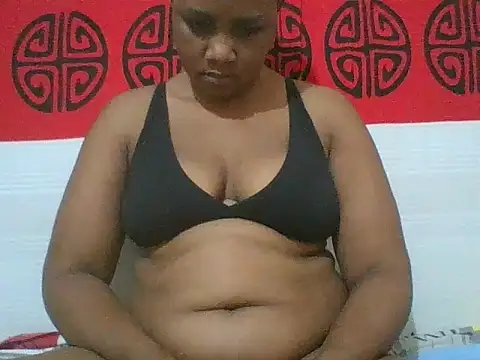 Snapshot of sexymistres chatting on 10.25.25 sexymistres online show from 10.25.25