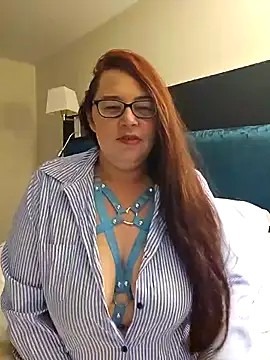 Snapshot of Sexy_Binxy chatting on 12.13.24 Sexy Binxy online show from 12.13.24