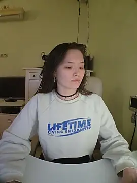 Snapshot of U_KINKY chatting on 11.20.25 U KINKY online show from 11.20.25