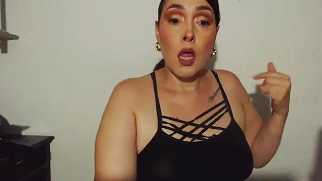 Miss Agatha online show from 10.28.25