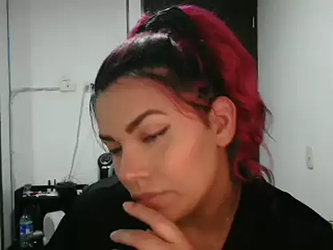 CarolinaRincon online show from 02.22.25