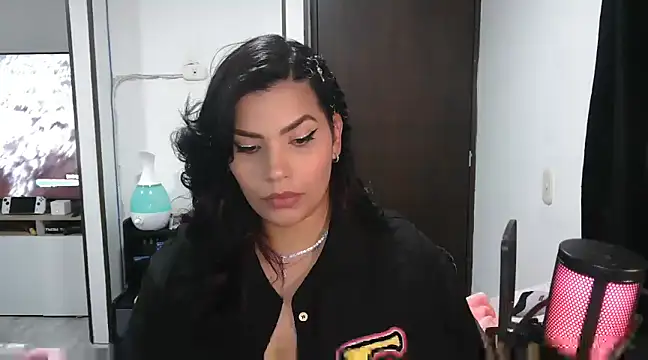 CarolinaRincon online show from 03.18.25