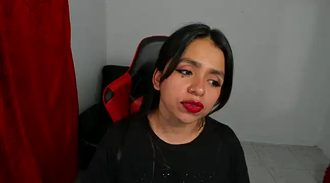 Snapshot of cory_rose chatting on 02.05.25 cory rose online show from 02.05.25