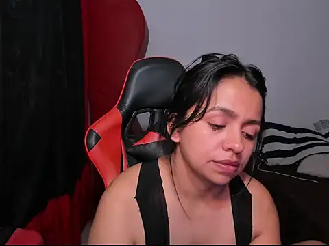 Snapshot of cory_rose chatting on 03.10.26 cory rose online show from 03.10.26