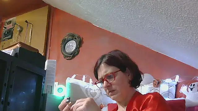 Snapshot of lanax chatting on 11.03.25 lanax online show from 11.03.25