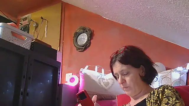 Snapshot of lanax chatting on 11.12.25 lanax online show from 11.12.25