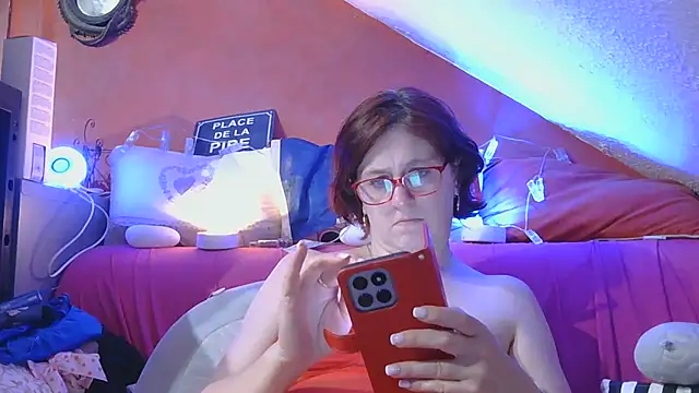 Snapshot of lanax chatting on 06.26.26 lanax online show from 06.26.26