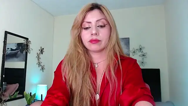 Snapshot of AnthonelaBella chatting on 02.03.25 AnthonelaBella online show from 02.03.25