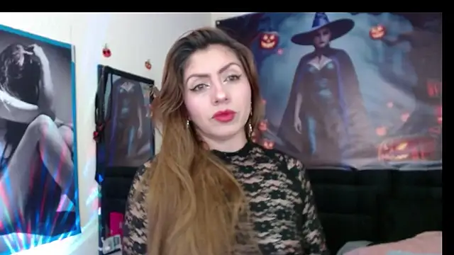 Snapshot of AnthonelaBella chatting on 10.24.25 AnthonelaBella online show from 10.24.25