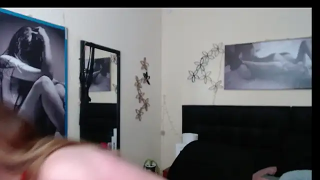 Snapshot of AnthonelaBella chatting on 02.25.26 AnthonelaBella online show from 02.25.26