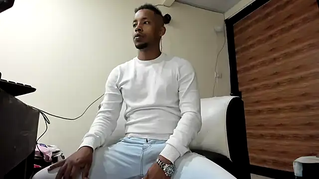 Snapshot of AlejoKhalifa_ chatting on 03.01.25 AlejoKhalifa online show from 03.01.25
