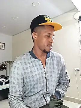 Snapshot of AlejoKhalifa_ chatting on 03.09.25 AlejoKhalifa online show from 03.09.25