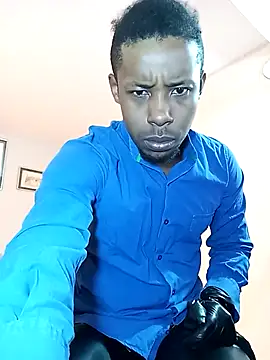 Snapshot of AlejoKhalifa_ chatting on 03.20.25 AlejoKhalifa online show from 03.20.25