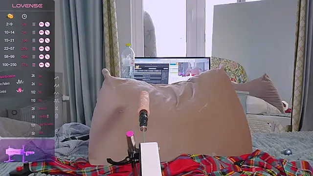 Snapshot of Meukotis chatting on 10.11.25 Meukotis online show from 10.11.25