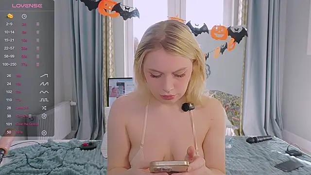 Snapshot of Meukotis chatting on 10.29.25 Meukotis online show from 10.29.25