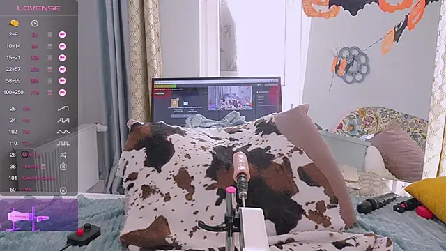 Snapshot of Meukotis chatting on 11.03.25 Meukotis online show from 11.03.25