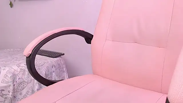 macey elliot  online show from 01.28.25