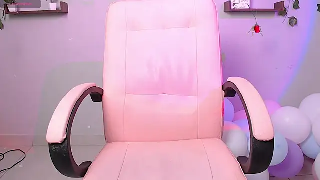 macey elliot  online show from 03.07.25