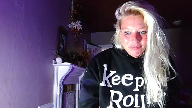 Glamazonx online show from 09.17.25