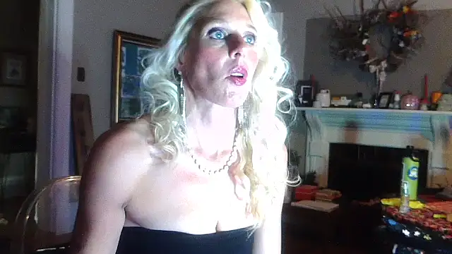 Glamazonx online show from 10.31.25