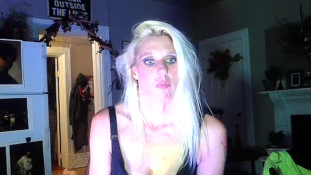 Glamazonx online show from 11.26.25