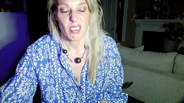 Glamazonx online show from 04.25.26