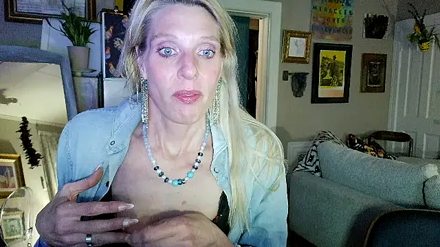 Glamazonx online show from 05.04.26