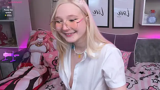 Snapshot of MeowkaKitty chatting on 03.01.25 MeowkaKitty online show from 03.01.25