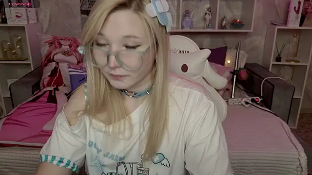 MeowkaKitty online show from 02.15.26