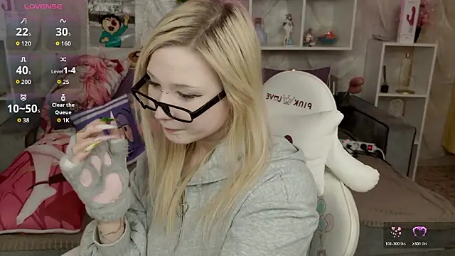 Snapshot of MeowkaKitty chatting on 02.25.26 MeowkaKitty online show from 02.25.26