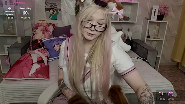MeowkaKitty online show from 04.25.26