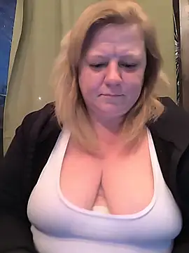 Snapshot of jusichka chatting on 06.04.26 jusichka online show from 06.04.26