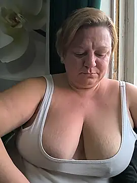 Snapshot of jusichka chatting on 07.16.26 jusichka online show from 07.16.26
