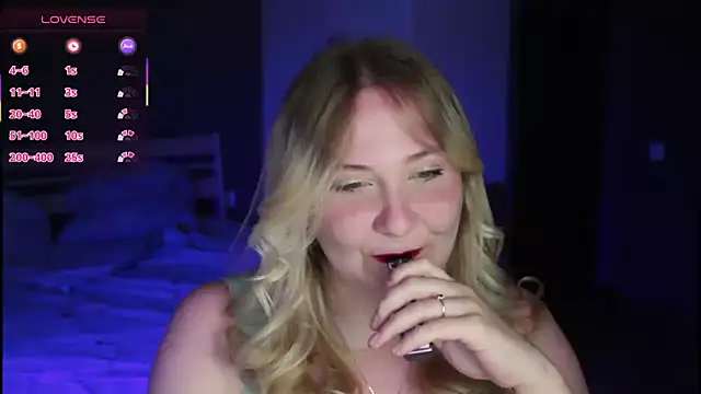 Snapshot of sensual_girrrl chatting on 07.06.26 sensual girrrl online show from 07.06.26