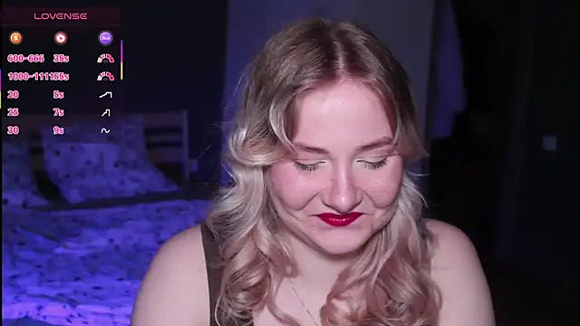 Snapshot of sensual_girrrl chatting on 07.27.26 sensual girrrl online show from 07.27.26