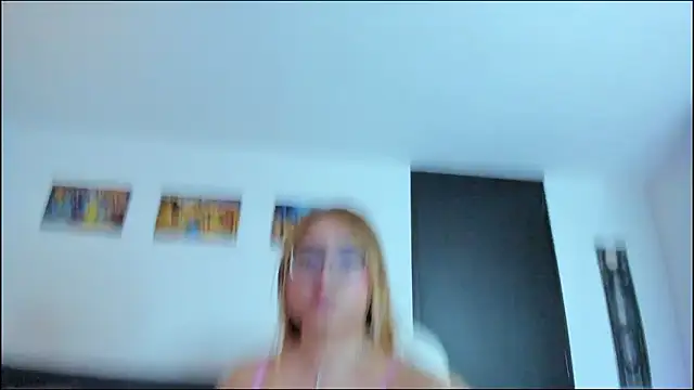 Snapshot of engell_brunet chatting on 03.11.26 engell brunet online show from 03.11.26