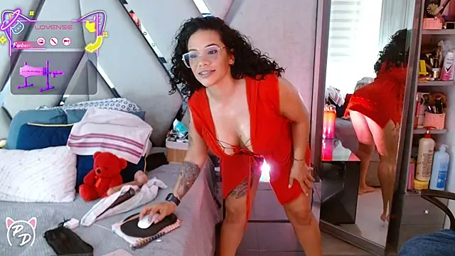 Snapshot of paula_daniela1 chatting on 05.12.26 paula daniela1 online show from 05.12.26