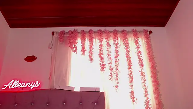 Alleanys Cristal online show from 09.24.25