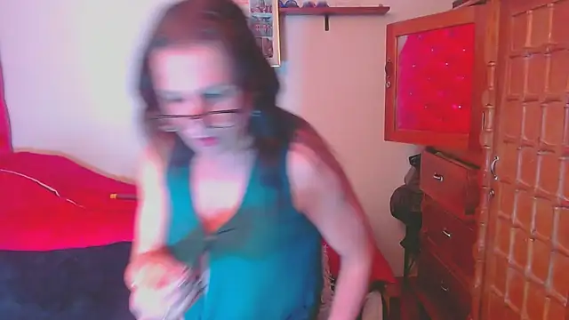 LorenJade online show from 10.29.25