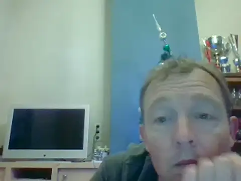 Snapshot of bertolini chatting on 12.10.24 bertolini online show from 12.10.24