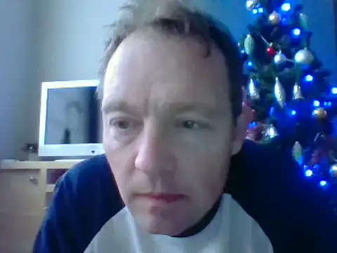 Snapshot of bertolini chatting on 12.21.24 bertolini online show from 12.21.24