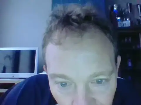 Snapshot of bertolini chatting on 12.25.24 bertolini online show from 12.25.24