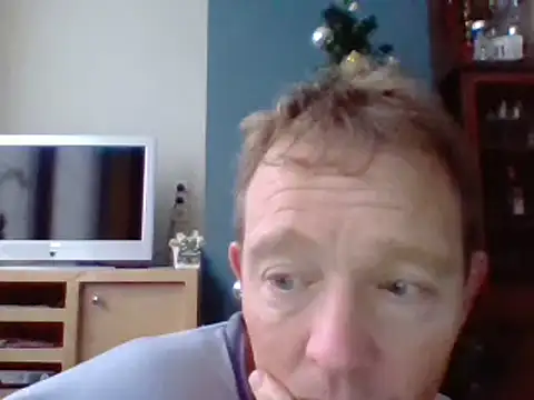 Snapshot of bertolini chatting on 12.30.24 bertolini online show from 12.30.24