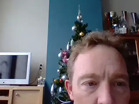 Snapshot of bertolini chatting on 01.04.25 bertolini online show from 01.04.25