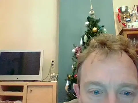 Snapshot of bertolini chatting on 01.08.25 bertolini online show from 01.08.25