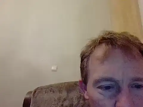 Snapshot of bertolini chatting on 01.26.25 bertolini online show from 01.26.25